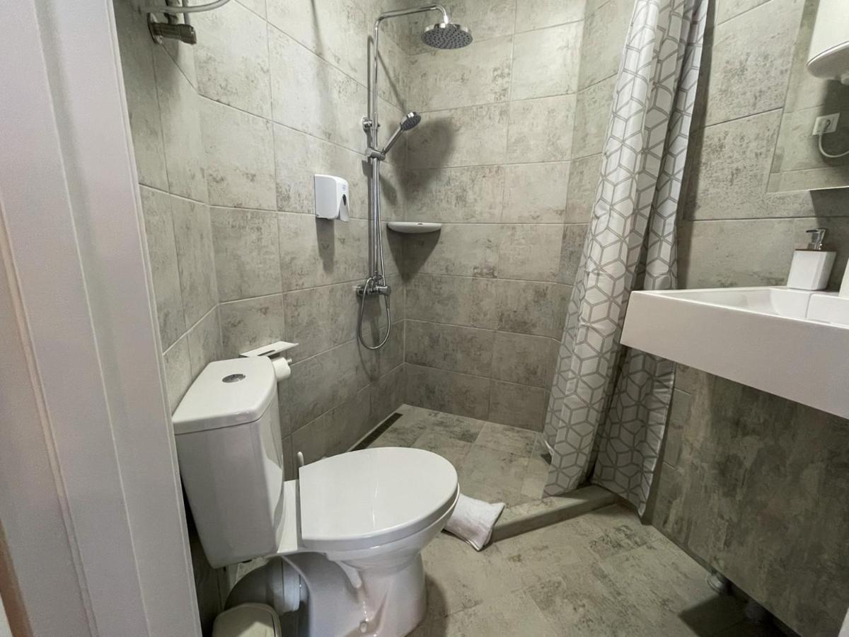 Myfreedom Апартаменти Метро Берестейська Kiev Esterno foto